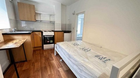 View Full Details for Bear Road, Room 5, Brighton