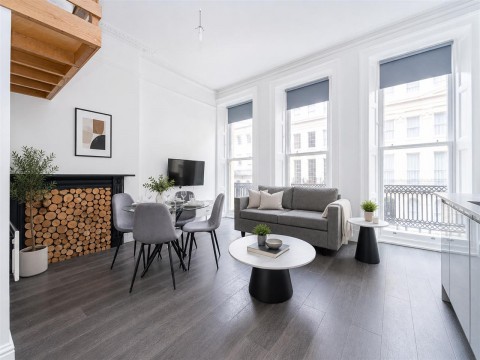 View Full Details for Oriental Place, Flat 8, Brighton