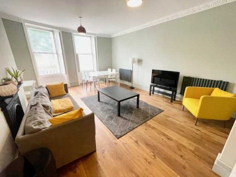 View Full Details for Old Steine, Flat 3, Brighton